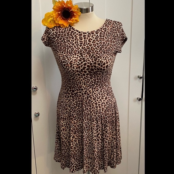 Leopard Print Flare Short Sleeve Dress Size L (10-12) Juniors/Women’s S-M NEW! - Picture 1 of 5